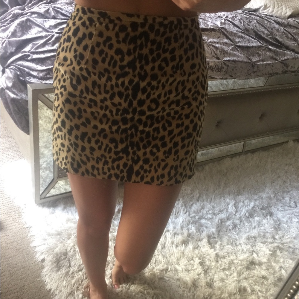 Ann Taylor Loft velvet leopard mini skirt - Picture 2 of 7